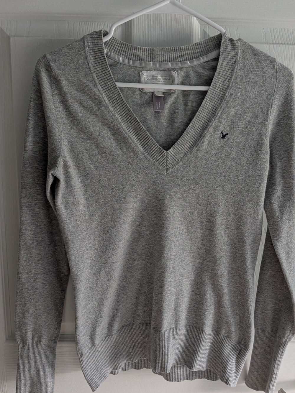 American Eagle Outfitters Light Gray V-Neck Sweater